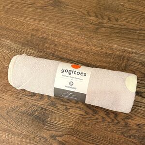 Manduka Yogitoes Grippy Yoga Towel - Light Gray (linen) NWT